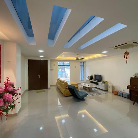 Entire Residential Home•Jia Residences Bkt Serdang沙登温暖的家 Seri Kembangan Esterno foto
