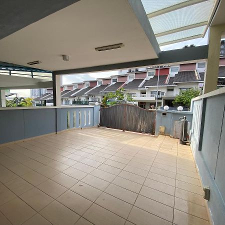 Entire Residential Home•Jia Residences Bkt Serdang沙登温暖的家 Seri Kembangan Esterno foto
