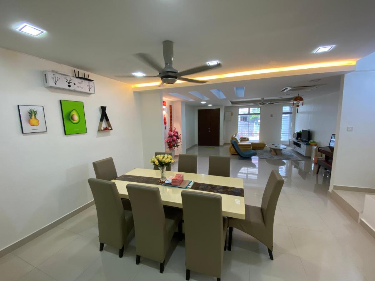Entire Residential Home•Jia Residences Bkt Serdang沙登温暖的家 Seri Kembangan Esterno foto