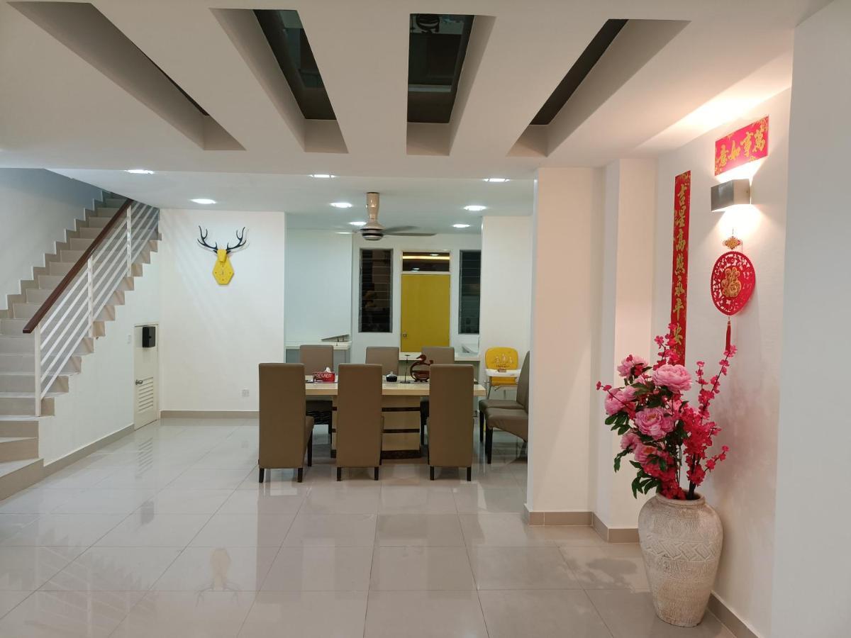Entire Residential Home•Jia Residences Bkt Serdang沙登温暖的家 Seri Kembangan Esterno foto