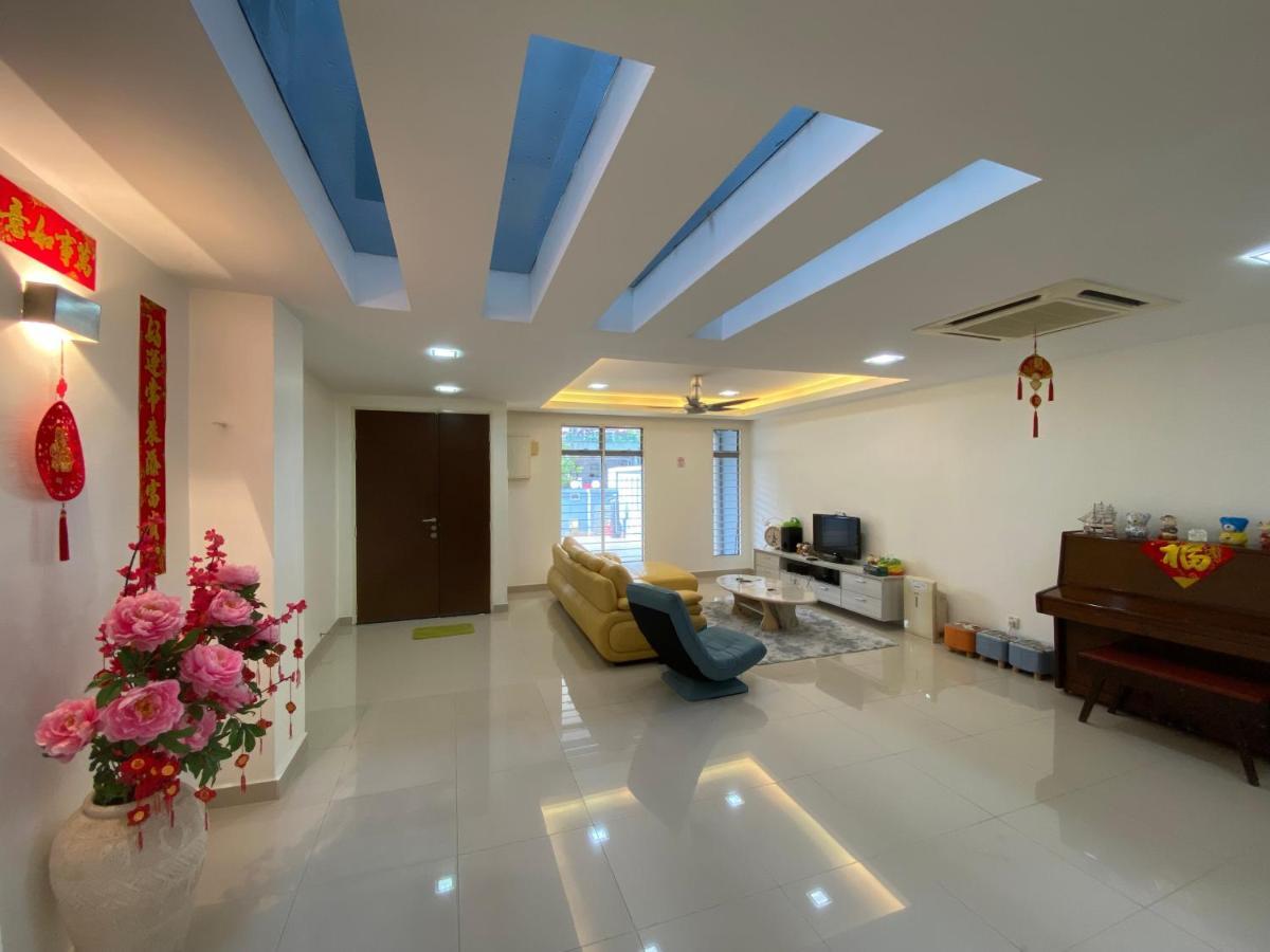Entire Residential Home•Jia Residences Bkt Serdang沙登温暖的家 Seri Kembangan Esterno foto