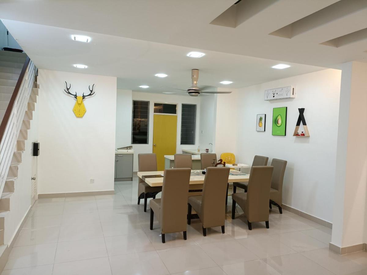 Entire Residential Home•Jia Residences Bkt Serdang沙登温暖的家 Seri Kembangan Esterno foto