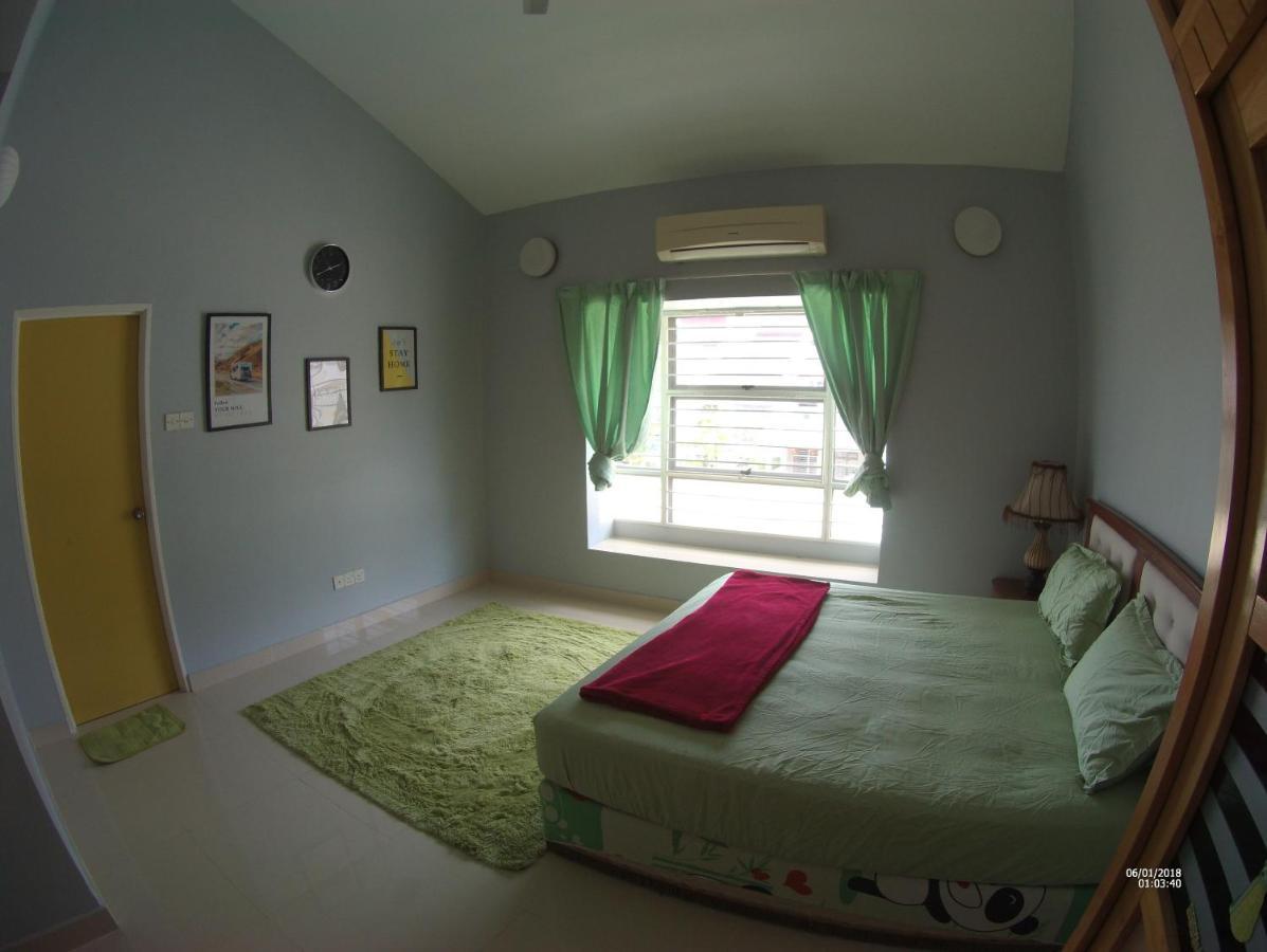 Entire Residential Home•Jia Residences Bkt Serdang沙登温暖的家 Seri Kembangan Esterno foto