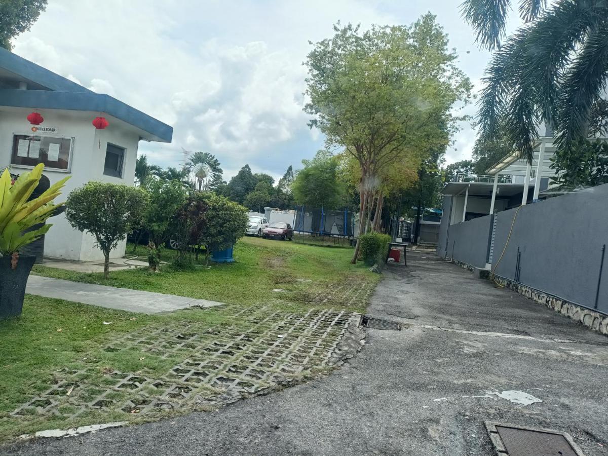 Entire Residential Home•Jia Residences Bkt Serdang沙登温暖的家 Seri Kembangan Esterno foto