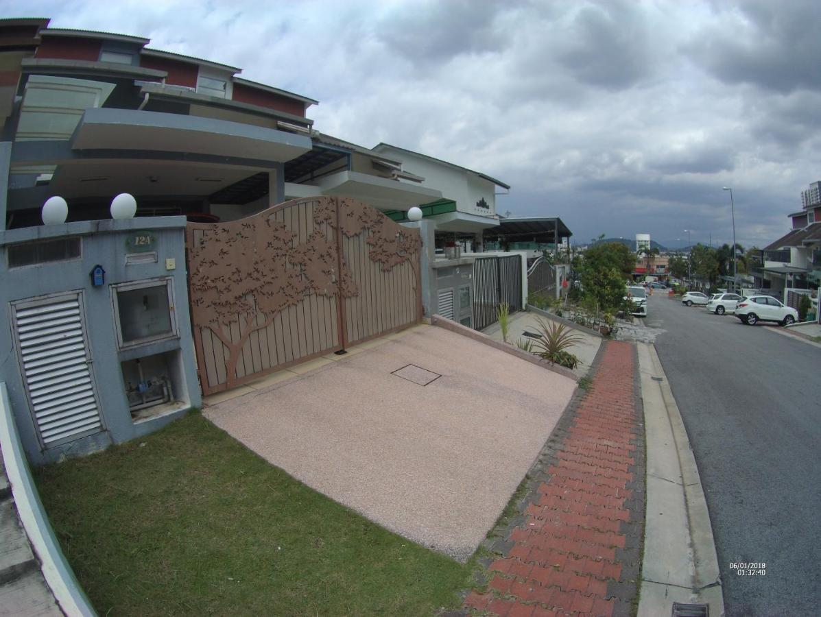 Entire Residential Home•Jia Residences Bkt Serdang沙登温暖的家 Seri Kembangan Esterno foto