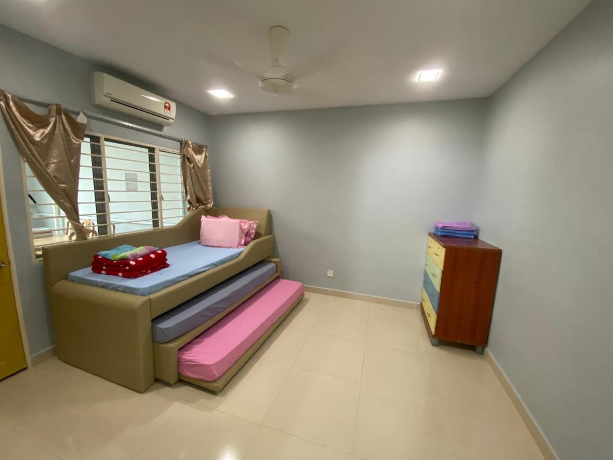 Entire Residential Home•Jia Residences Bkt Serdang沙登温暖的家 Seri Kembangan Esterno foto