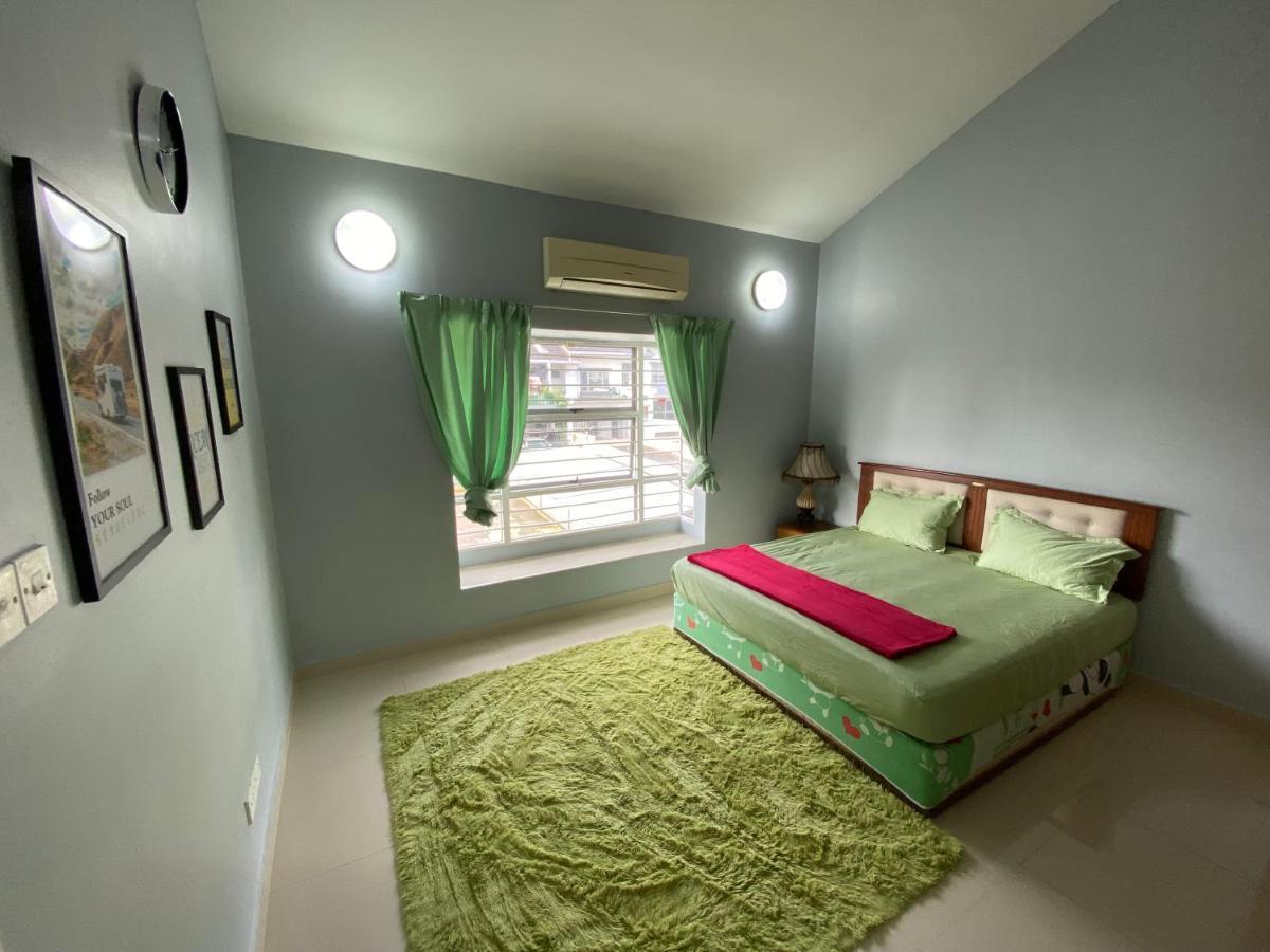Entire Residential Home•Jia Residences Bkt Serdang沙登温暖的家 Seri Kembangan Esterno foto