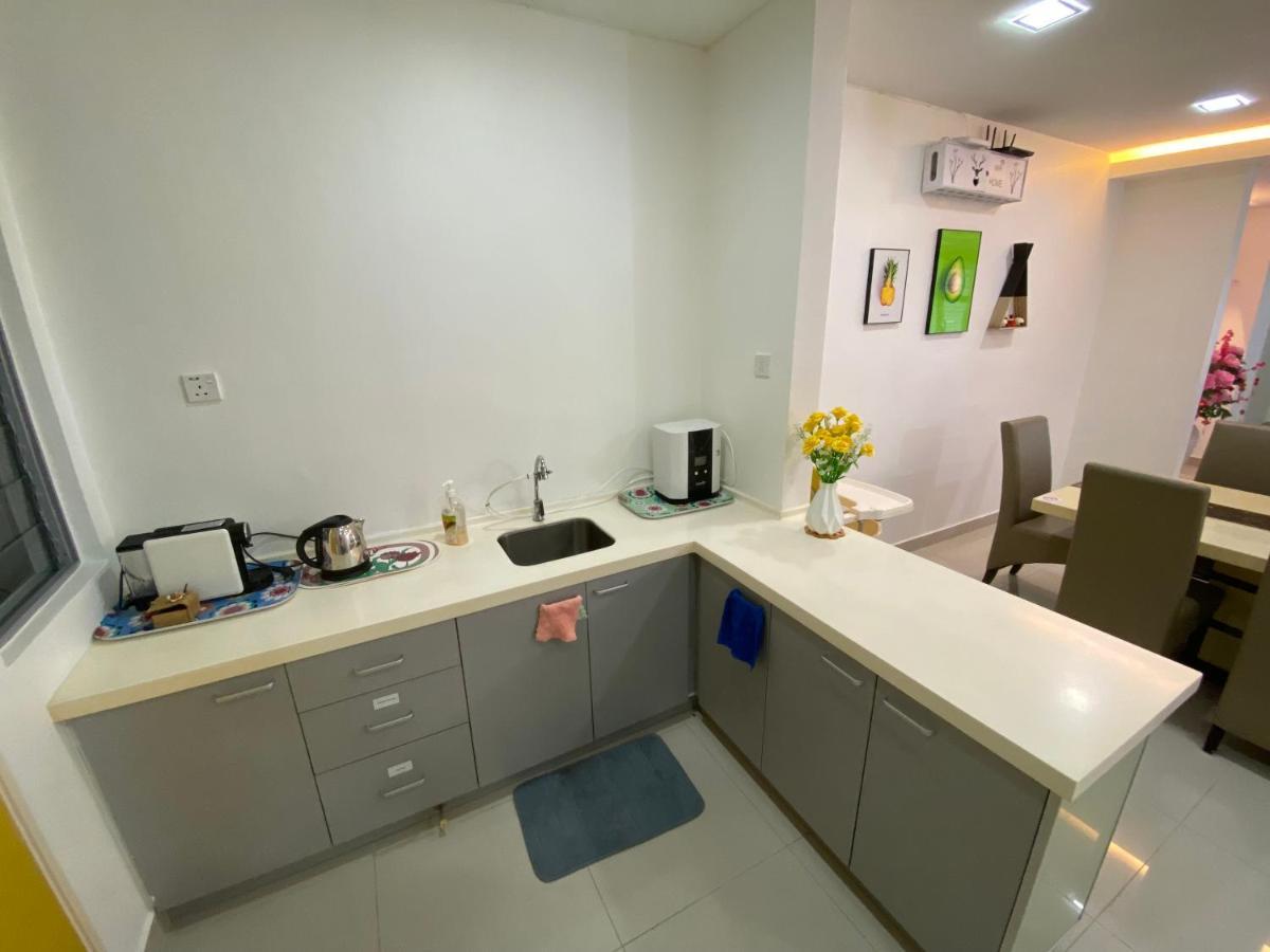 Entire Residential Home•Jia Residences Bkt Serdang沙登温暖的家 Seri Kembangan Esterno foto