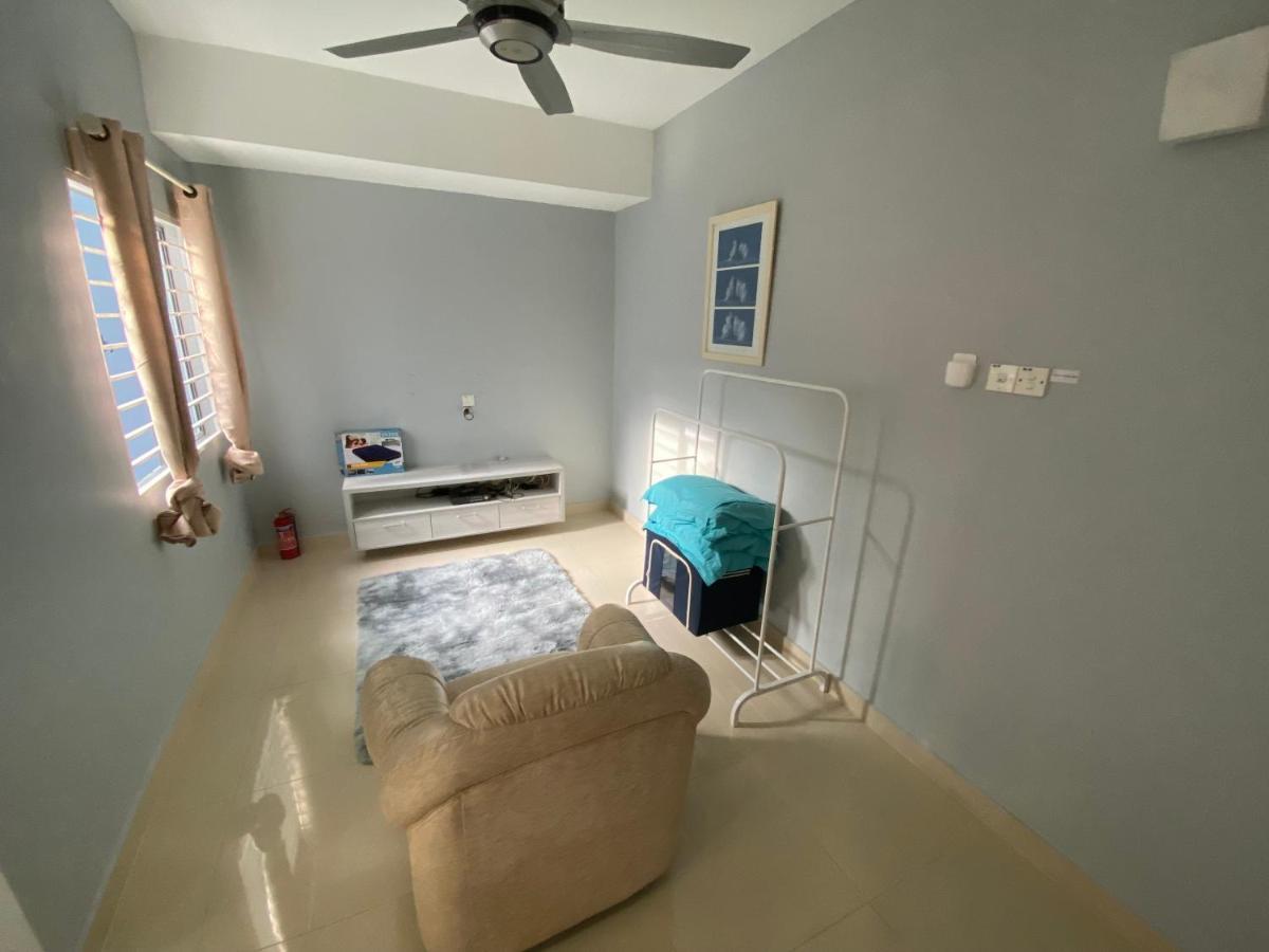 Entire Residential Home•Jia Residences Bkt Serdang沙登温暖的家 Seri Kembangan Esterno foto